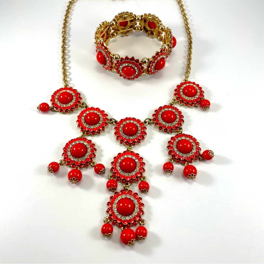 Beautiful Unsigned Gold Tone Red Acrylic Inlaid Rhinestone Necklace Bracelet Set